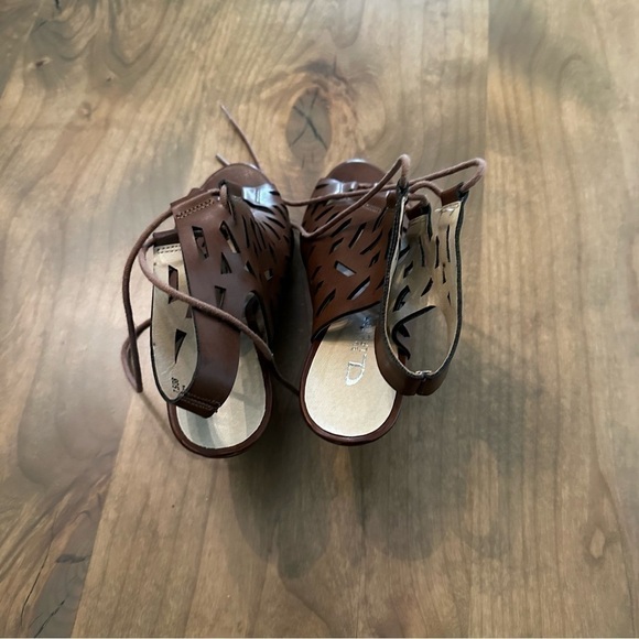 Chinese Laundry Gladiator Heels Size 7.5 - Picture 3 of 5